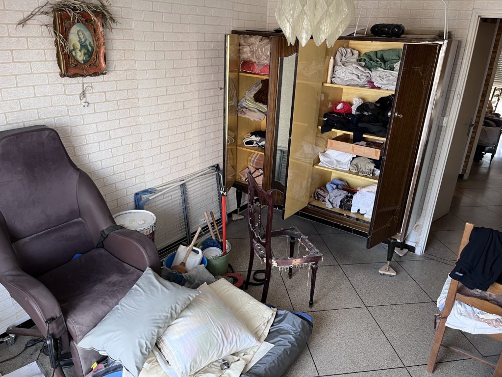 Débarras d'appartement très encombré après décès à Marseille