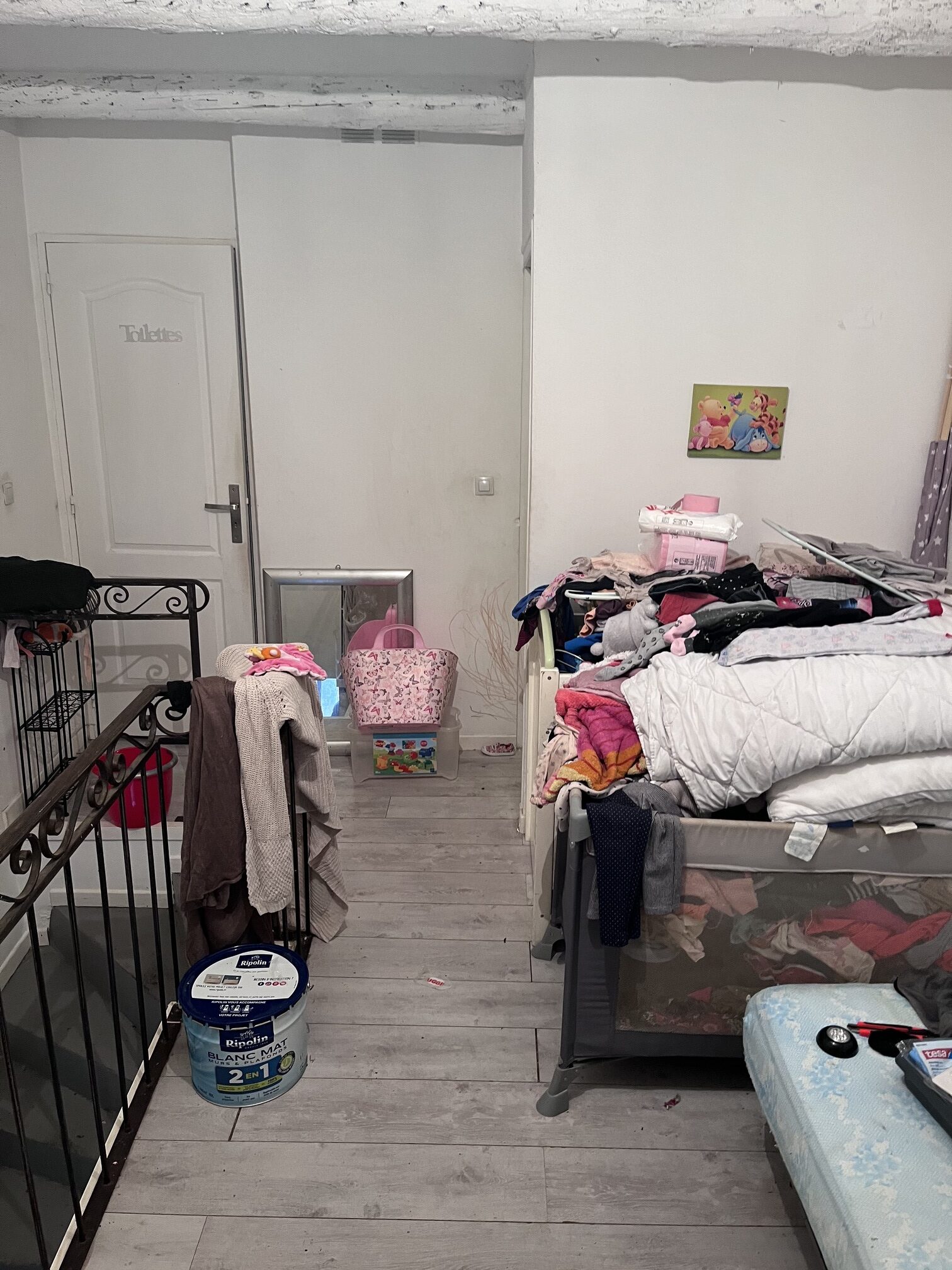 Débarras et rangement de l'appartement de l'habitant souffrant d'incurie pour le CCAS à Marseille