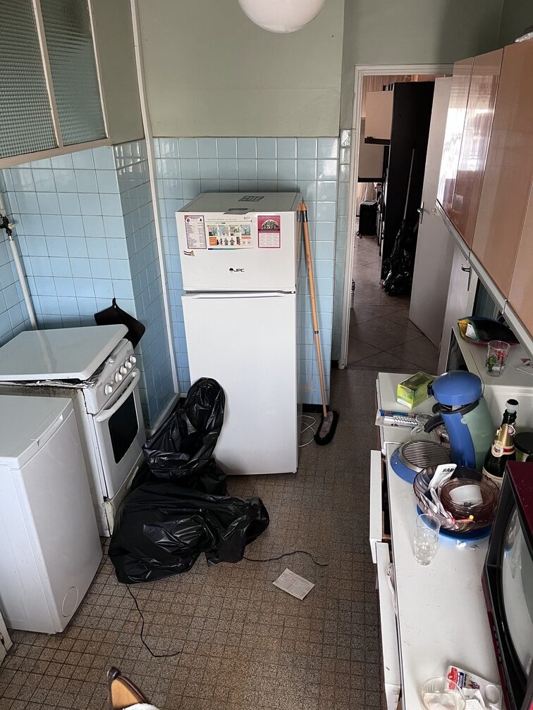 Désencombrement et débarras d'un appartement pour départ en EHPAD à Marseille sur Romain Rolland
