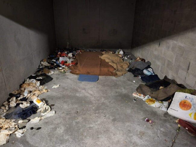 Débarras intégral d'un garage squatté par un SDF à Aix-en-Provence