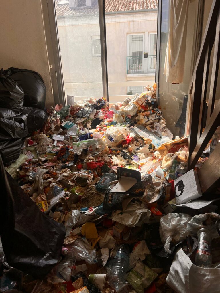 Débarras d'appartement suite à un syndrome de Diogène à Marseille