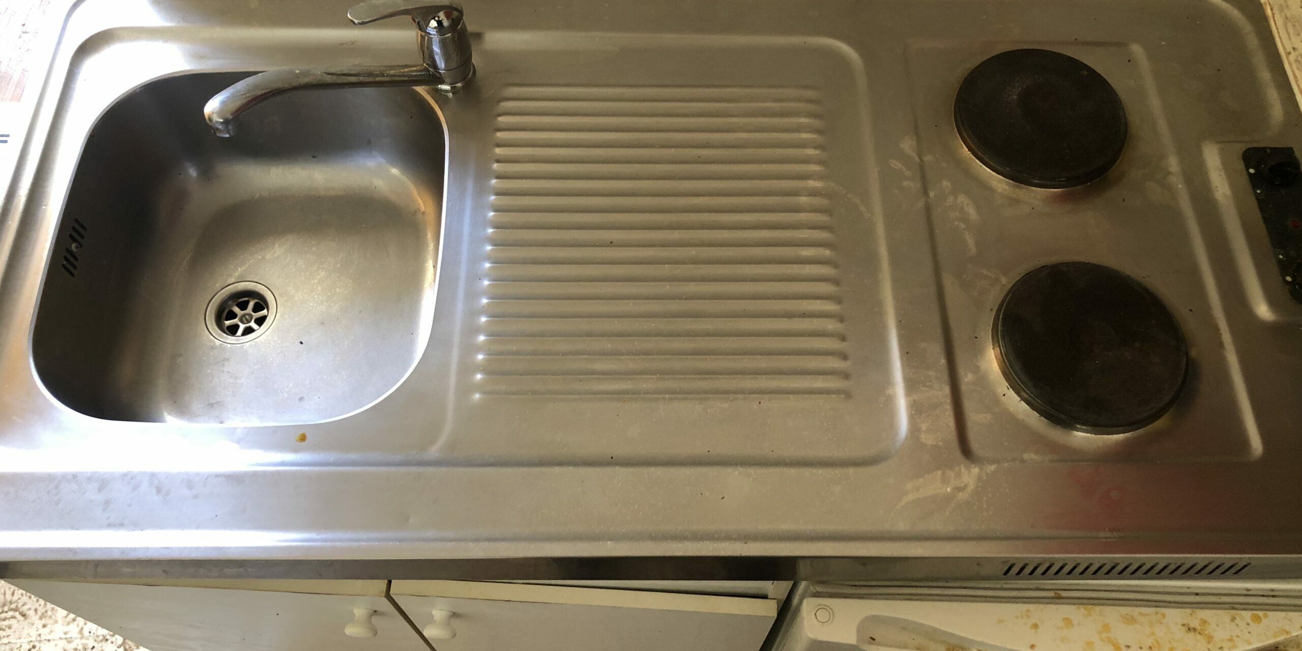 Cuisine après nettoyage extrême et remise en état à Marseille